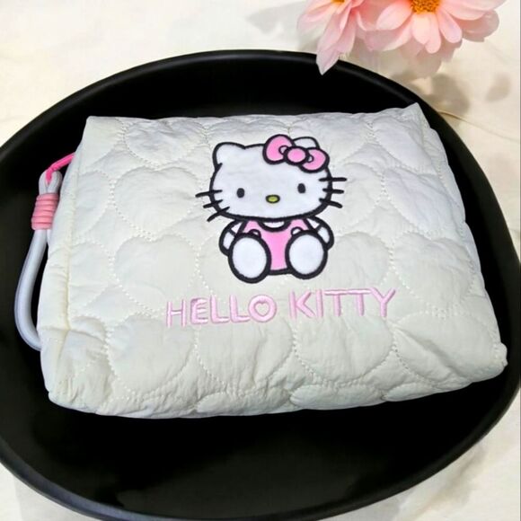 Hello Kitty Wristlet Cosmetic Bag Embroidered Sanrio Makeup Quilted Heart Kawaii - Picture 3 of 6